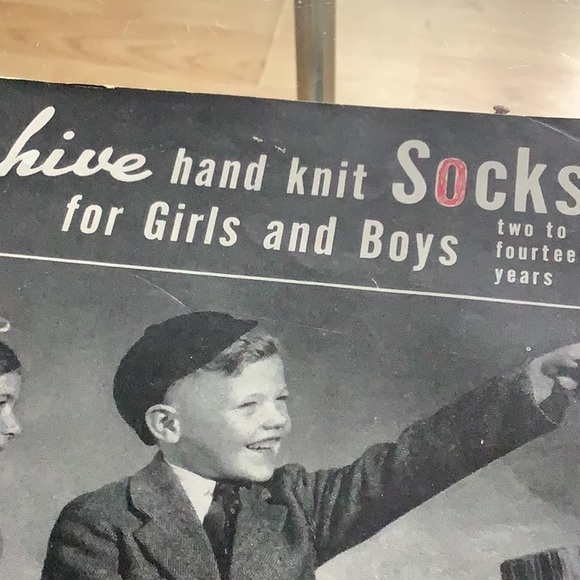 Two Vintage  Beehive Knitting magazine for children 2 to 14 - Picture 1 of 2